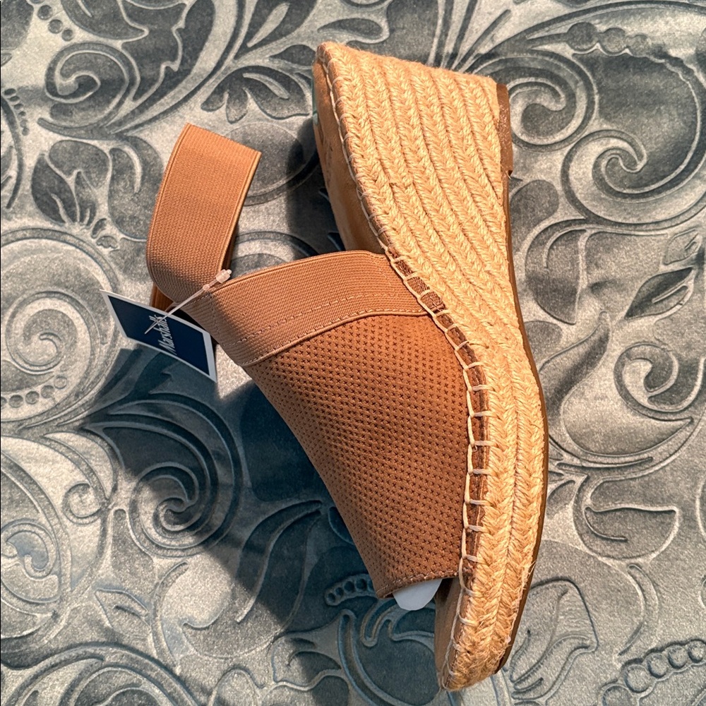NWT White Mountain Women's Tan Sandals Sz 8 - Picture 3 of 12